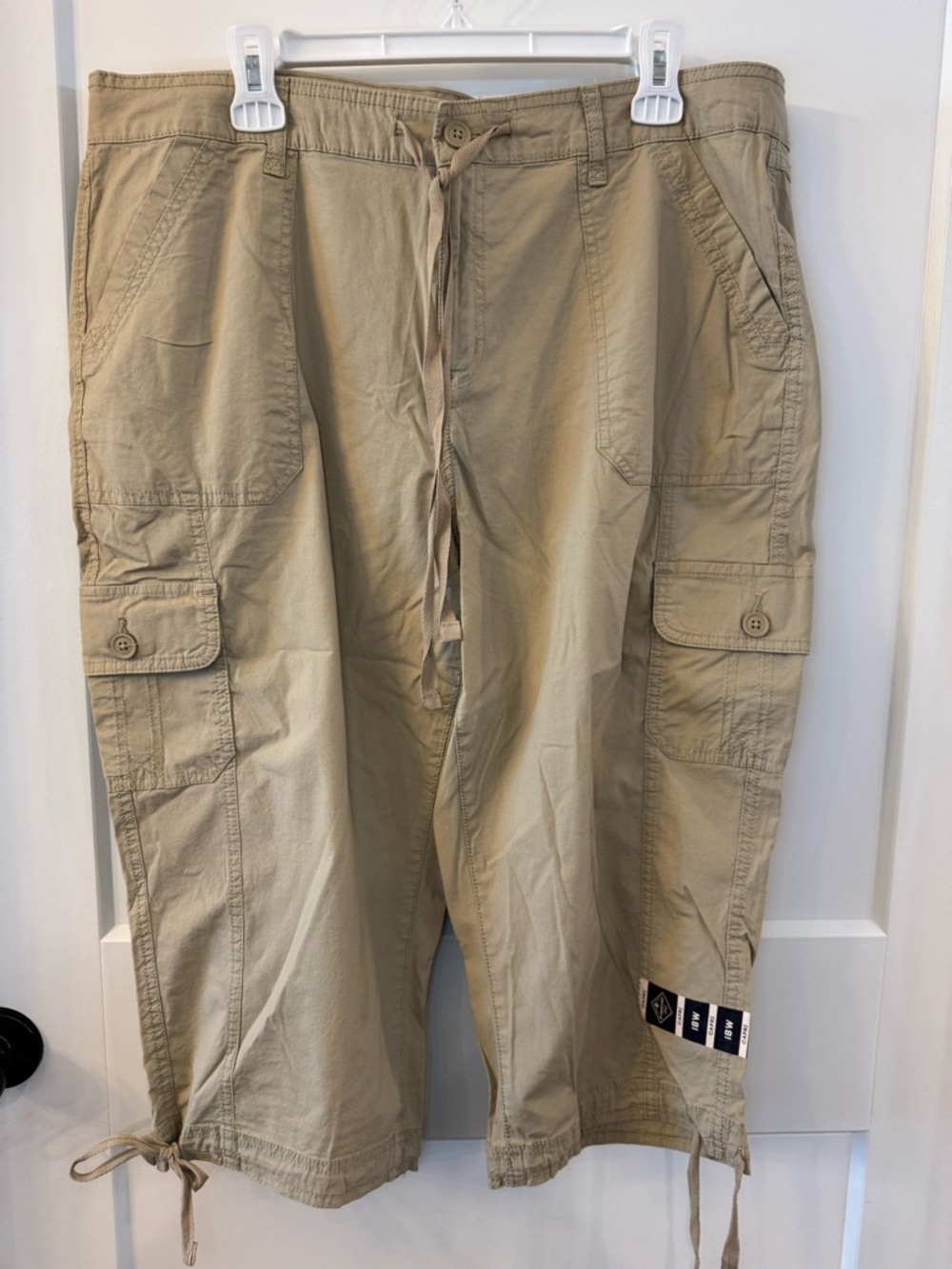 St. John's Bay Women's Khaki Cargo Capris